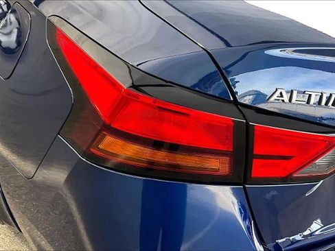 Certified 2023 Nissan Altima 2.5 SR image 28