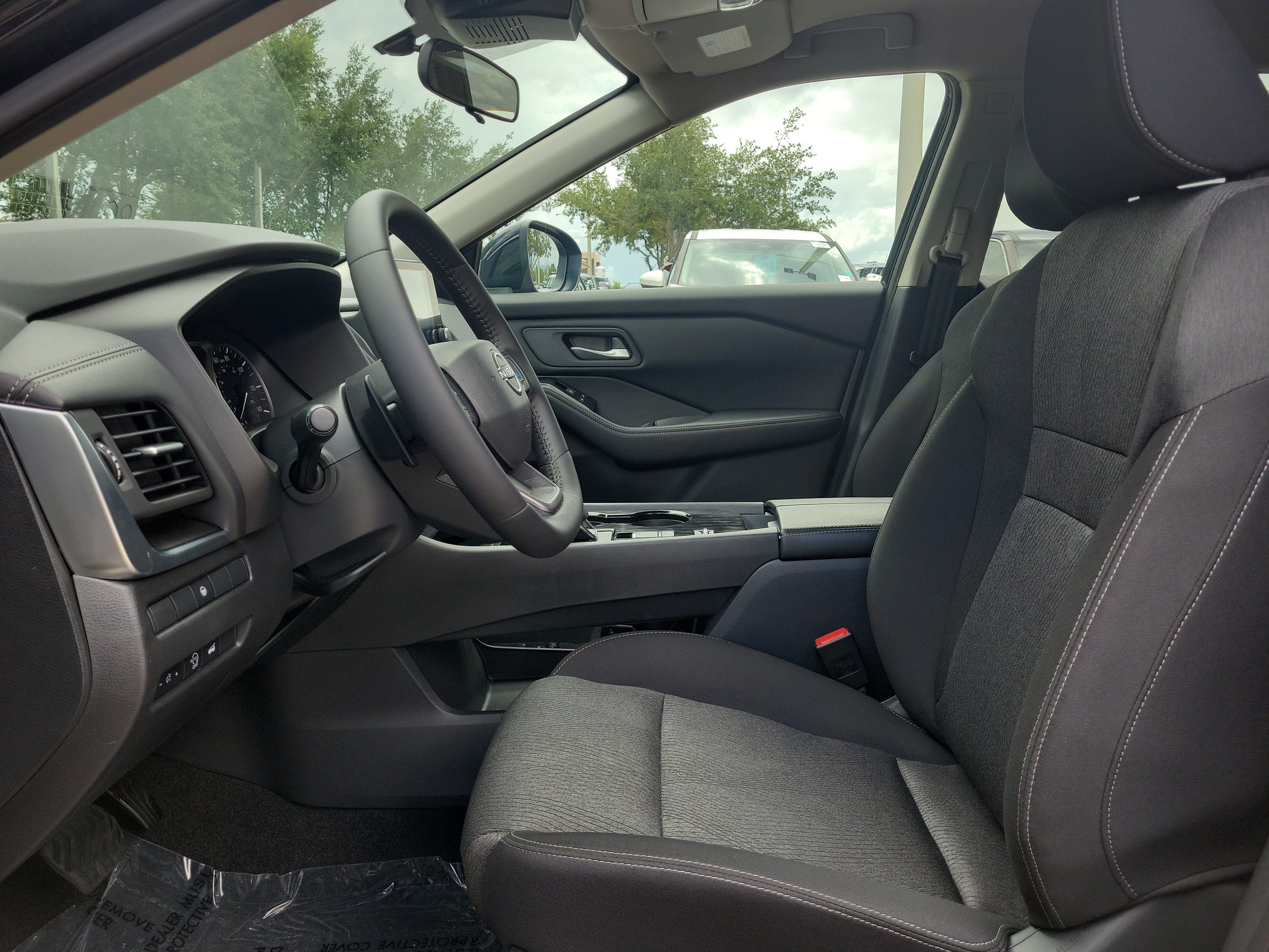 Certified 2026 Nissan Rogue SV w/ Cold Weather Package FWD image 15