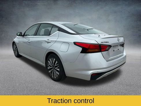 Used 2024 Nissan Altima 2.5 SV image 6
