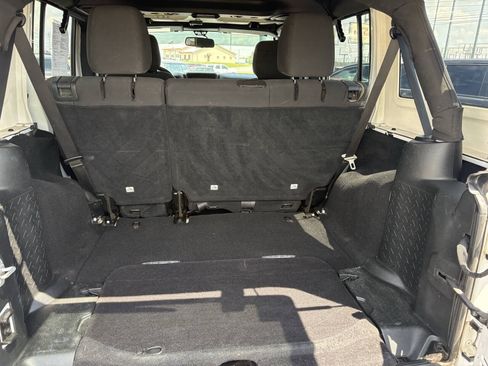 Used 2018 Jeep Wrangler Unlimited Sport S AWD/4WD image 17