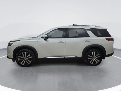 Used 2024 Nissan Pathfinder Platinum w/ Cargo Package FWD image 7
