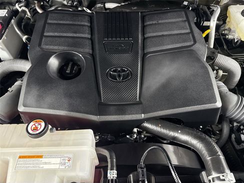 Used 2024 Toyota Tundra SR5 w/ SR5 Premium Package AWD/4WD image 40