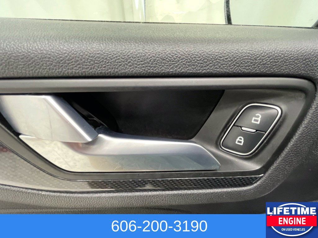 Used 2025 Ford Escape ST-Line AWD/4WD image 14