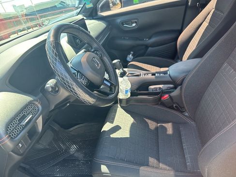 Used 2024 Honda HR-V Sport image 8