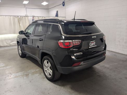 Used 2022 Jeep Compass Latitude AWD/4WD image 9