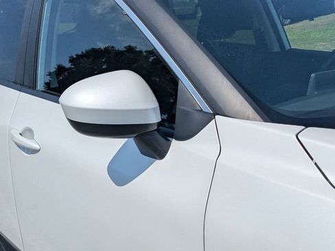 Used 2025 Nissan Rogue SV AWD/4WD image 11