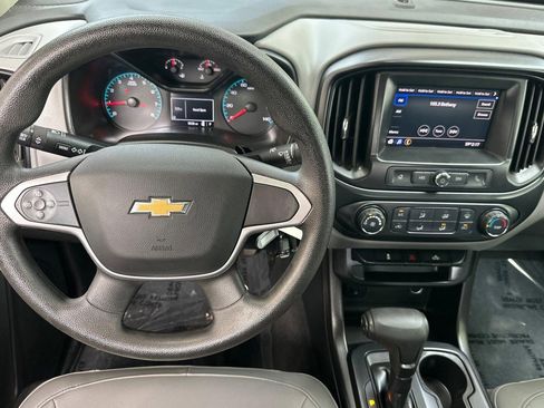Used 2020 Chevrolet Colorado W/T w/ WT Convenience Package RWD image 4