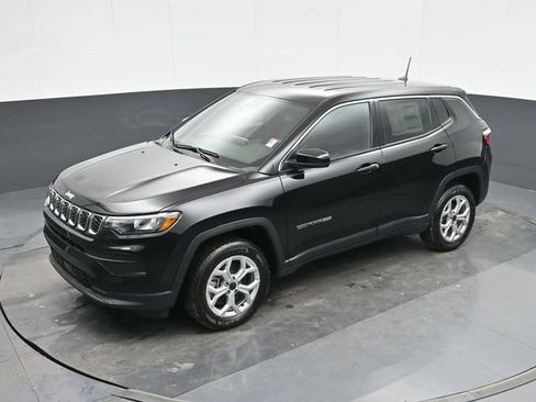 Used 2025 Jeep Compass Sport w/ Mopar Graphics Package AWD/4WD image 34