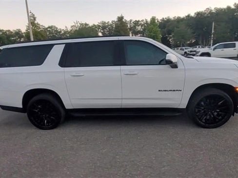 Used 2022 Chevrolet Suburban RST w/ Luxury Package image 45