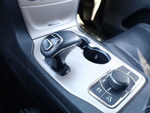 Used 2015 Jeep Grand Cherokee Limited w/ Luxury Group II image 21