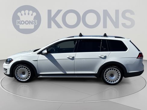 Used 2019 Volkswagen Golf Alltrack SE AWD/4WD image 2