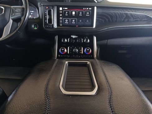Used 2022 GMC Yukon Denali AWD/4WD image 11
