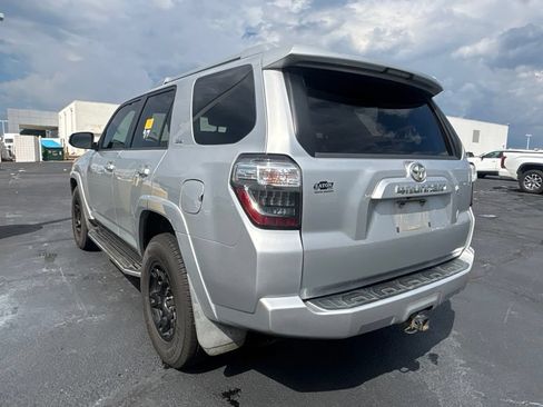 Used 2016 Toyota 4Runner SR5 Premium RWD image 3