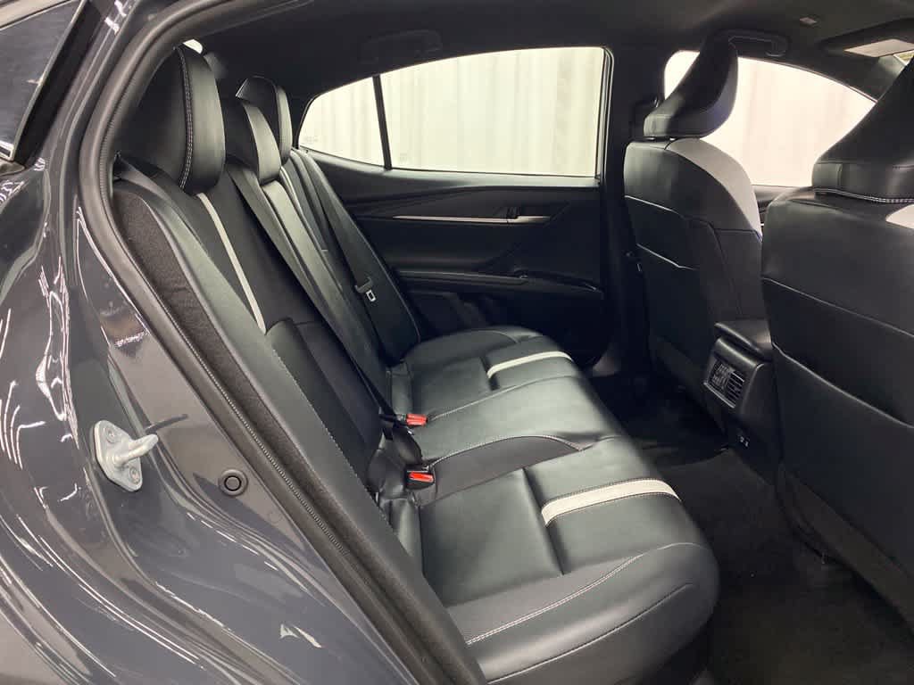 Used 2025 Toyota Camry SE FWD image 17