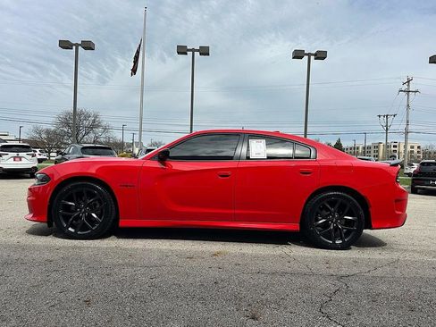 Used 2022 Dodge Charger R/T w/ Blacktop Package image 2