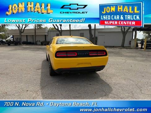 Used 2017 Dodge Challenger GT image 8