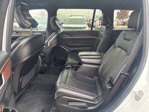 Used 2022 Jeep Grand Cherokee L Summit w/ Luxury Tech Group V image 37