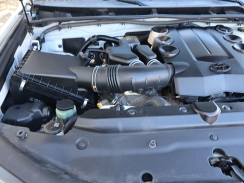 Used 2017 Toyota 4Runner TRD Off-Road image 38