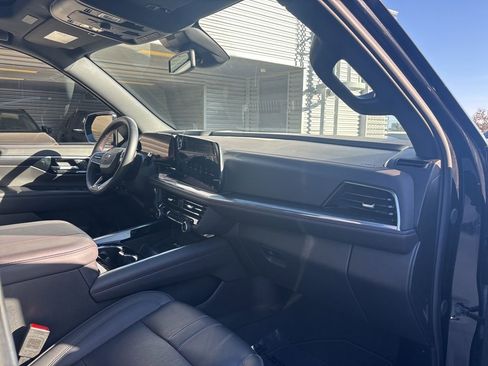 Used 2025 Chevrolet Suburban RST w/ Sun And Tow Package image 15