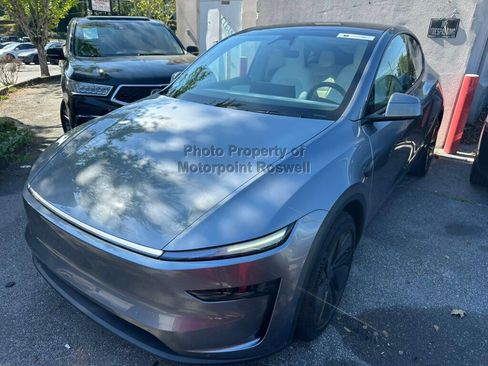 Used 2026 Tesla Model Y Long Range RWD image 10