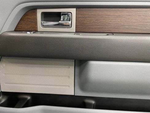 Used 2014 Ford F150 Lariat w/ Lariat Chrome Package image 15