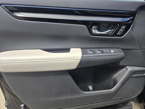 Used 2025 Honda CR-V EX-L image 16