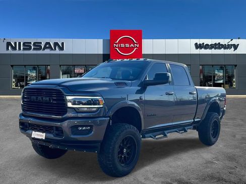 Used 2022 RAM 2500 Laramie w/ Night Edition AWD/4WD image 4
