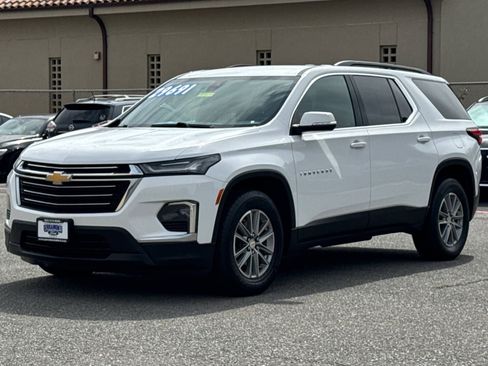 Used 2023 Chevrolet Traverse LT image 8