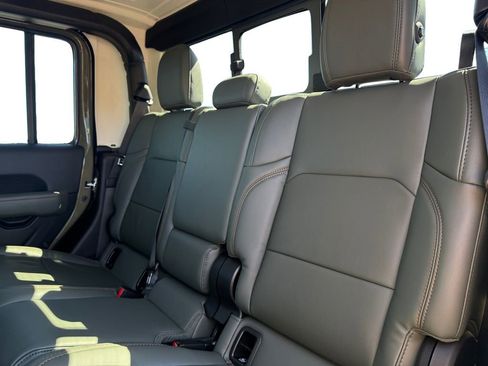 New 2026 Jeep Gladiator Mojave image 14