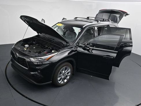 Used 2022 Toyota Highlander Limited AWD/4WD image 37