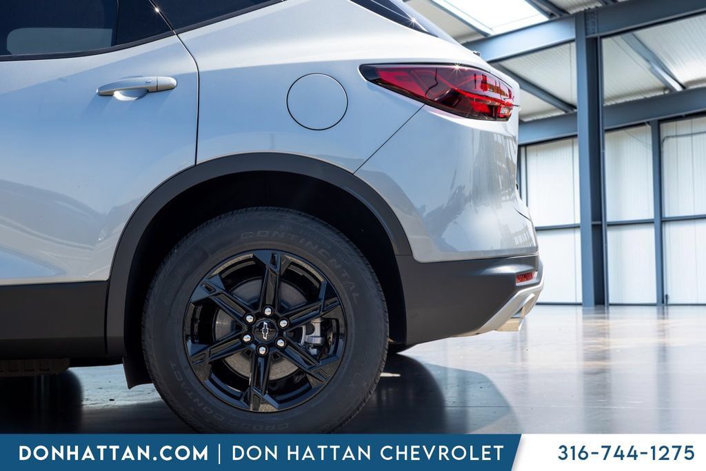 New 2025 Chevrolet Blazer LT w/ Convenience Package FWD image 27