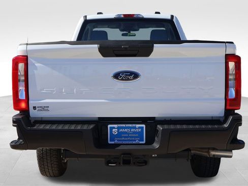 New 2026 Ford F250 XL w/ F-250 >10K GVWR Package AWD/4WD image 4