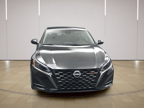 Certified 2025 Nissan Altima 2.5 SR FWD image 2