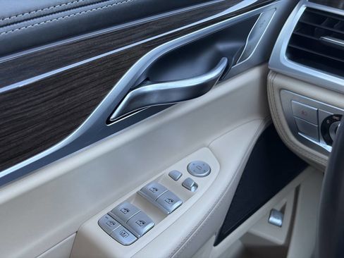 Used 2017 BMW 740i xDrive 740i xDrive AWD 4dr Sedan image 15