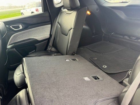 Used 2025 Jeep Compass Latitude image 29