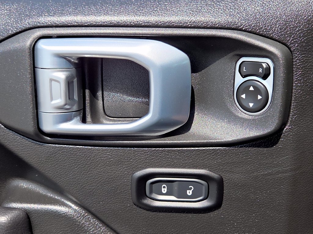Used 2024 Jeep Wrangler Unlimited Sport AWD/4WD image 22