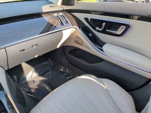 Certified 2023 Mercedes-Benz S 500 4MATIC image 16