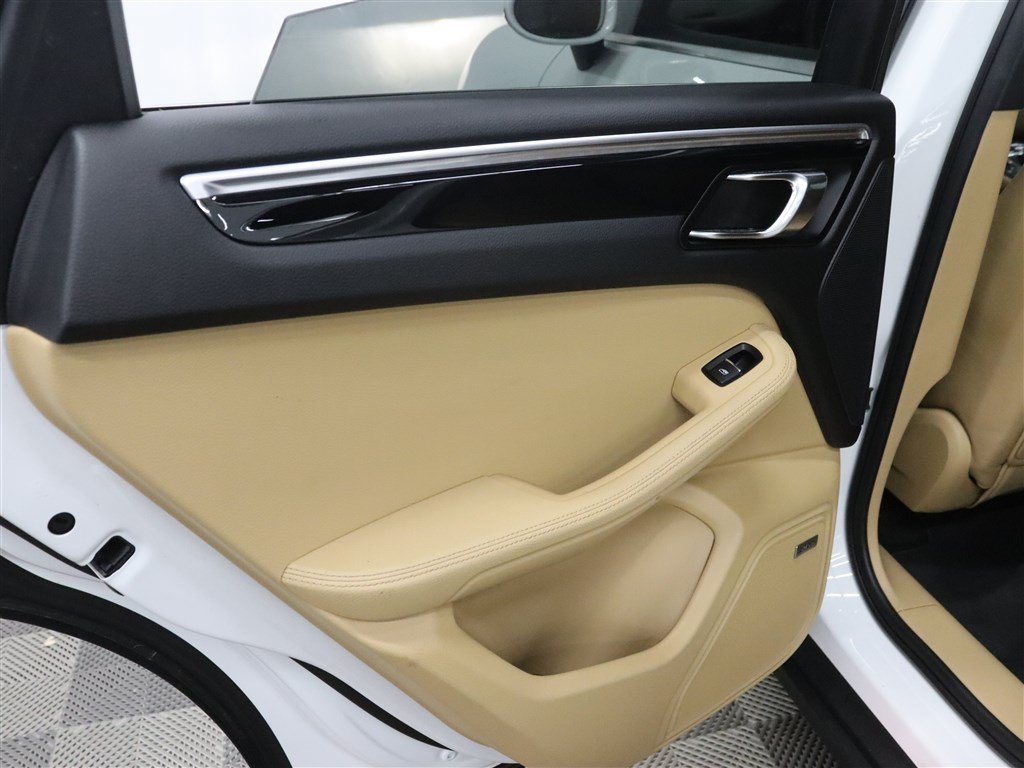 Used 2017 Porsche Macan S AWD/4WD image 19