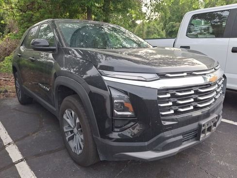 Used 2025 Chevrolet Equinox LT AWD/4WD image 3
