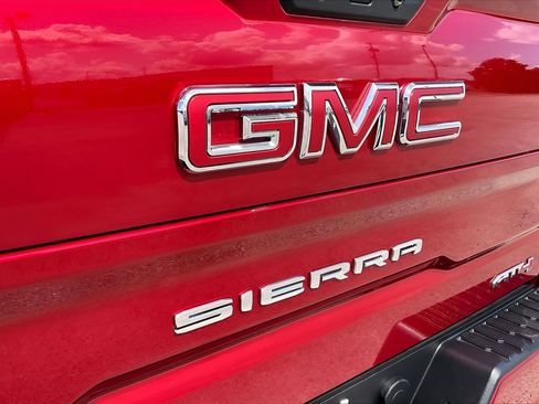 Used 2025 GMC Sierra 1500 AT4 w/ AT4 Premium Package AWD/4WD image 32
