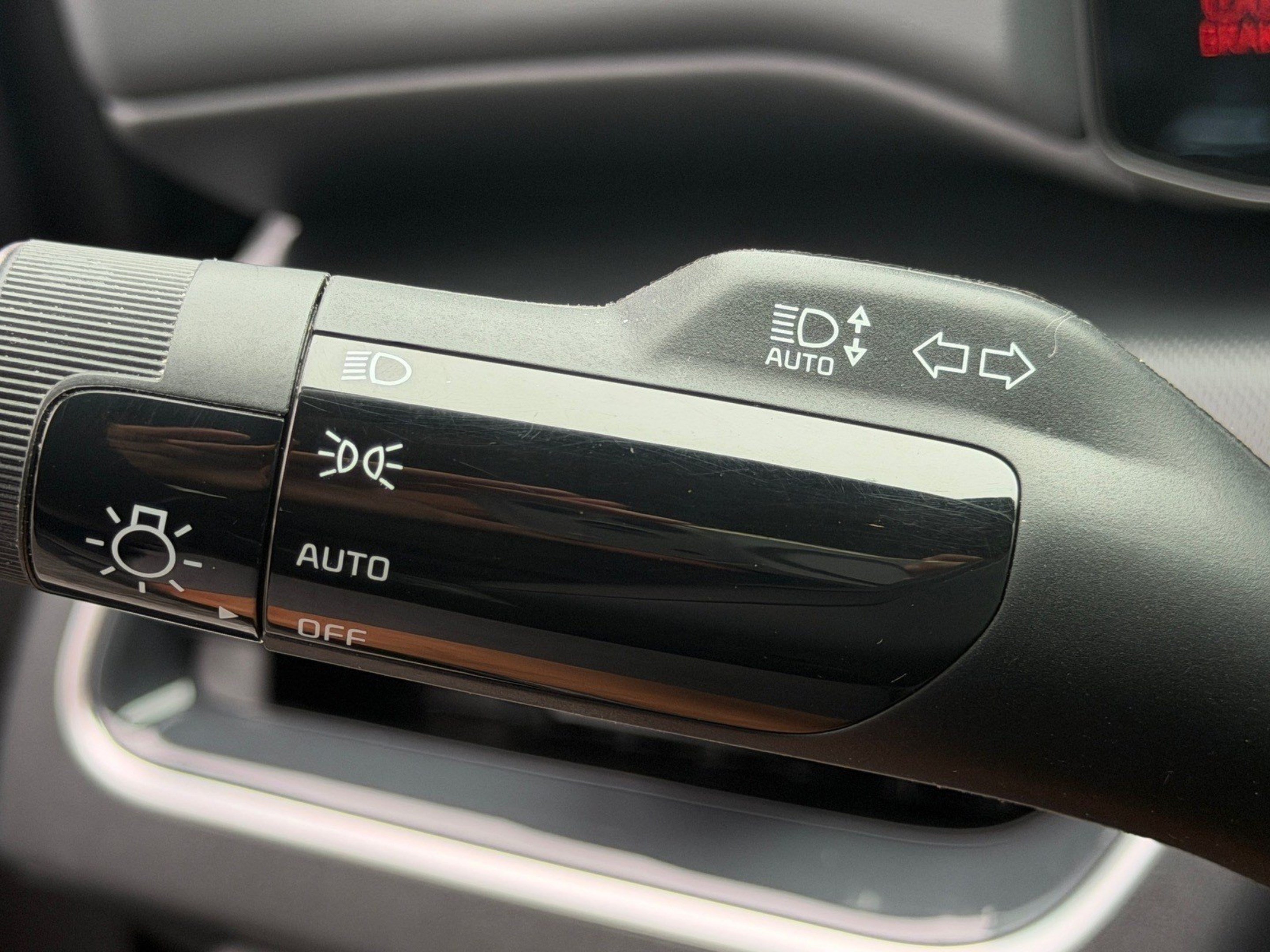 Certified 2025 Kia K4 EX FWD image 33