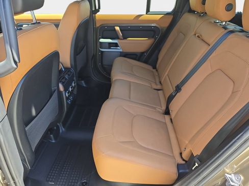Used 2023 Land Rover Defender 110 SE AWD/4WD image 14