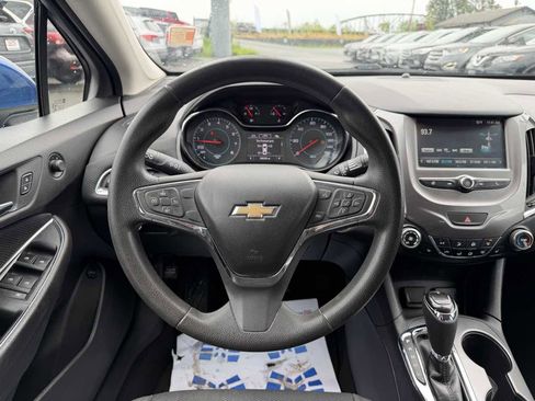 Used 2018 Chevrolet Cruze LT w/ LT Convenience Package FWD image 21