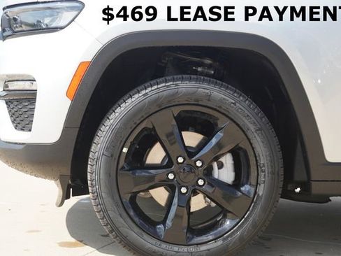 New 2025 Jeep Grand Cherokee Limited w/ Black Appearance Package AWD/4WD image 5