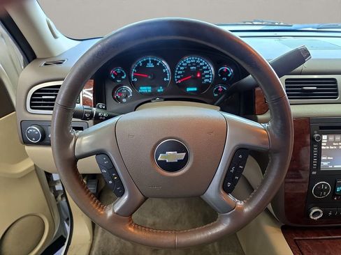 Used 2012 Chevrolet Avalanche LTZ image 10