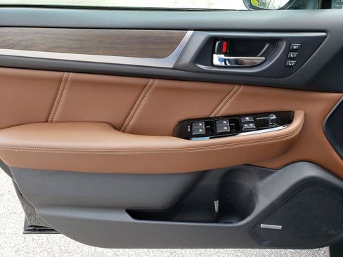 Used 2019 Subaru Outback 2.5i Touring w/ Popular Package #3A AWD/4WD image 9