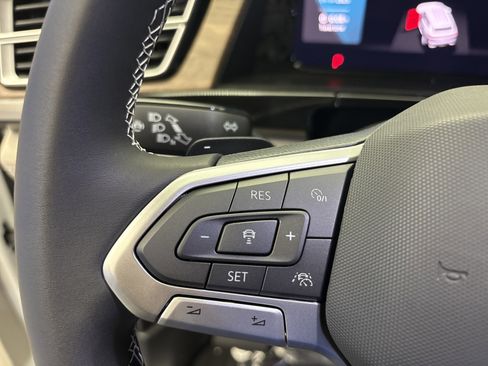 New 2026 Volkswagen Atlas SE image 15