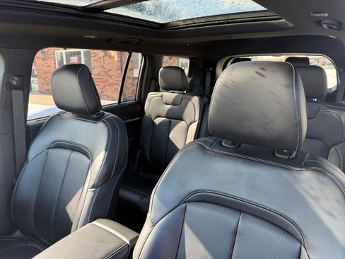 Used 2025 Jeep Grand Cherokee L Limited w/ Luxury Tech Group II image 19