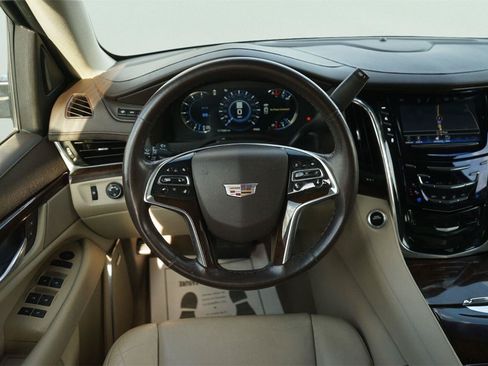 Used 2017 Cadillac Escalade Luxury RWD image 24