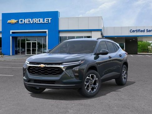 New 2026 Chevrolet Trax LT w/ Driver Confidence Package FWD image 6